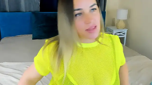 JuicyMillena's Live XXX Chat