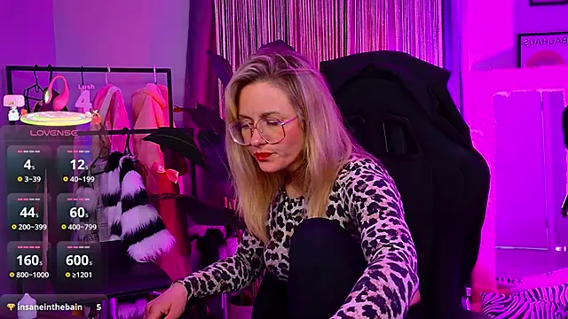 LadyIzabel Chat XXX in diretta