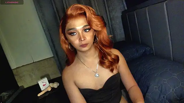 TrinityFucksYou: вебкам-шоу