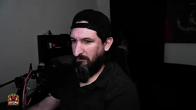 DevilPup75_ élő XXX-chatje