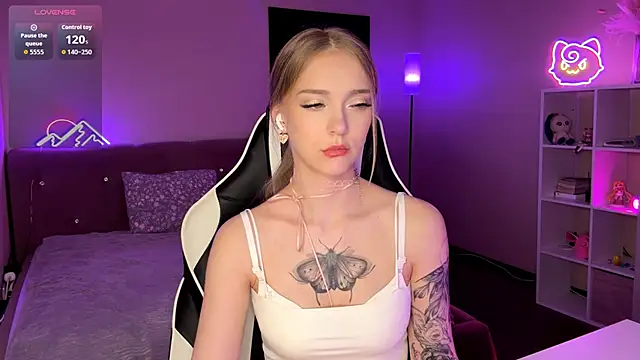 EvaPeace: вебкам-шоу