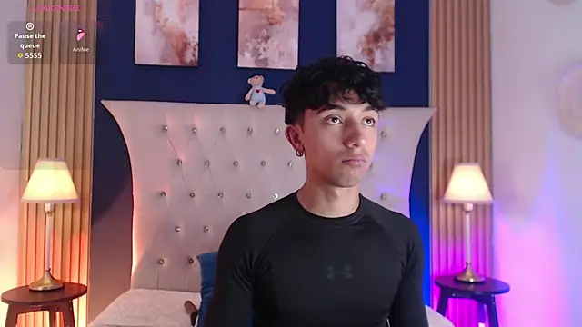 Aiden_Rivers_ Adlı Modelin Canlı XXX Sohbeti