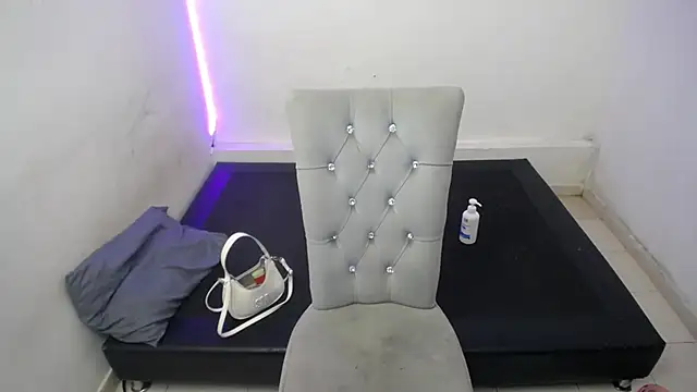 Naomy_Reiden Live XXX-Chat