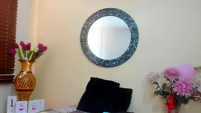 Chat +18 de Maye_Milf_ ao vivo