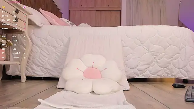 tatikiss_'s Webcam Show