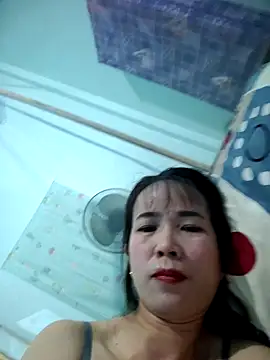 Geelio-playsx24 Chat XXX in diretta