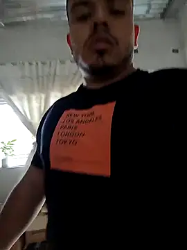 Naughty_Charlyのウェブカメラショー