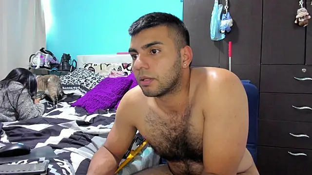 LazyandSniffer28 Chat XXX in diretta