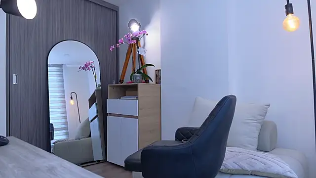 Miarouss3's Live XXX Chat