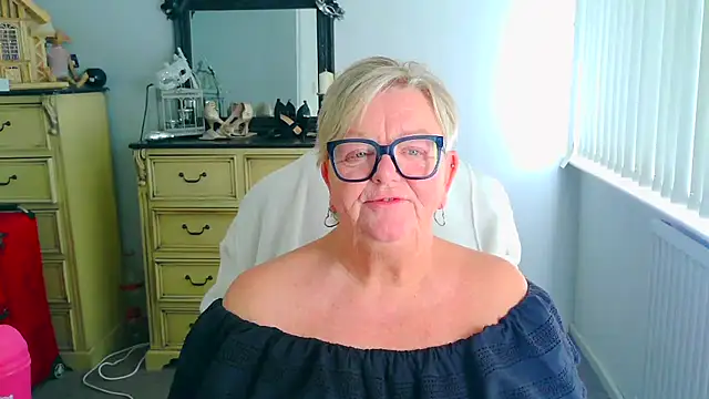 BridgetBlueEyes Live XXX-Chat