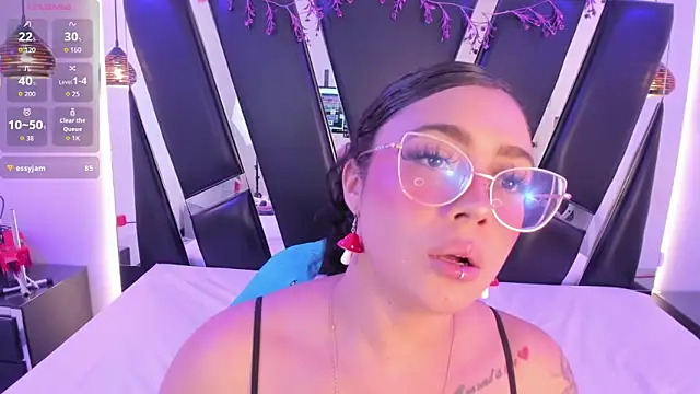 antonelllepiercee: онлайн-секс-чат