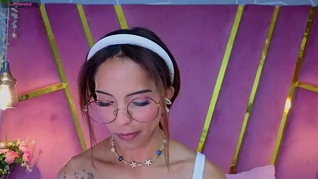 EmmyCortez: онлайн-секс-чат