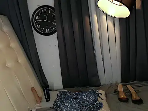 Foxxy_Barbie 在線直播表演