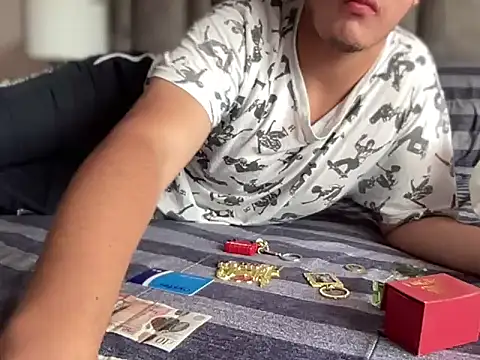 alexandergrey760886 Webcam Show