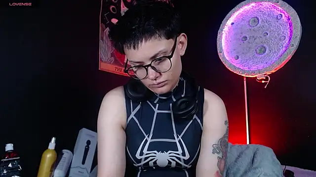 girl_intense444's Live XXX Chat