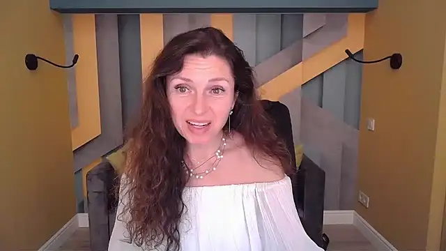 EllaLong's Live XXX Chat