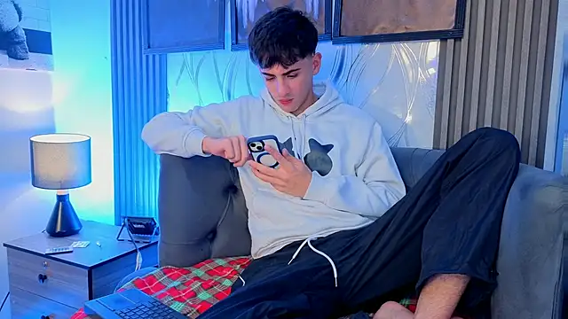 Czat XXX na żywo – demian_hot99