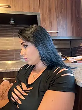 Czat XXX na żywo – Hotmomcheckk_