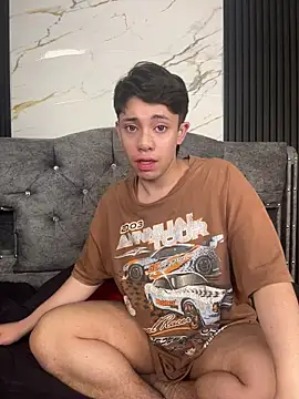 Noah-ledom Adlı Modelin Web Kamerası Şovu