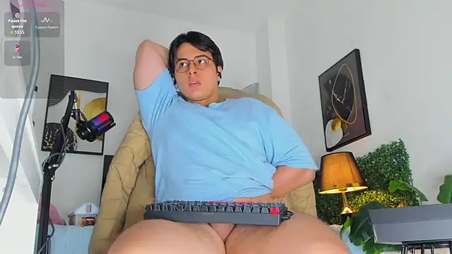 Thom_Ohtani: διαδικτυακό σόου στην κάμερα