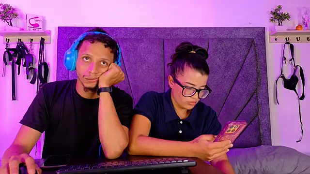 Pertunjukan Kamera Web DamianandEva