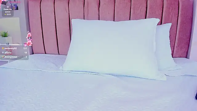 Chat +18 de Katteyes__ ao vivo