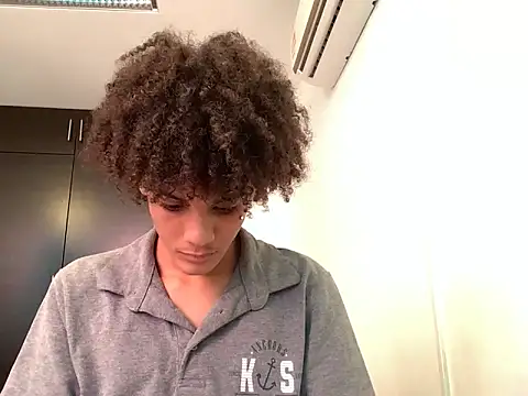 Max_Rain Show in webcam