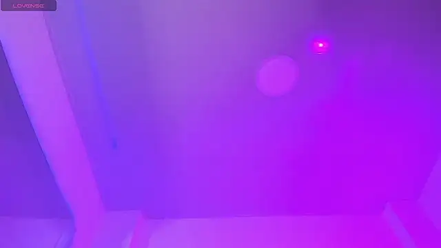 Isabella_Moon9 Show in webcam