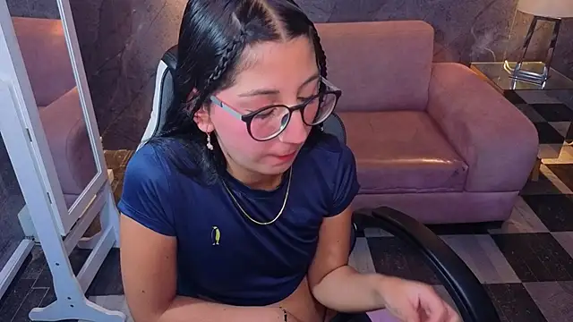 Sophie_jones_b – Naživo XXX chat