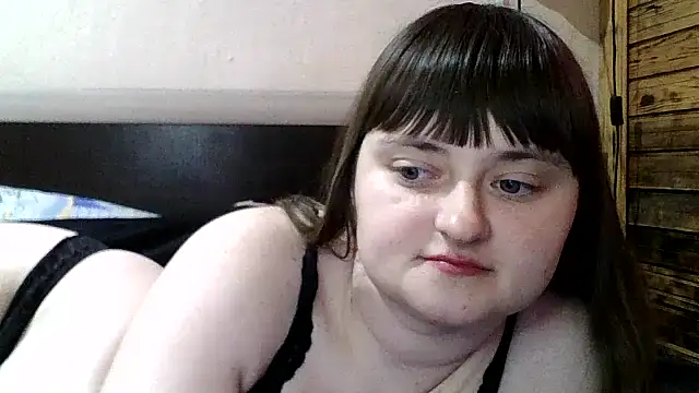 LuckyLust15 – Naživo XXX chat