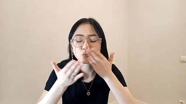 SolvedGlobe's Live XXX Chat