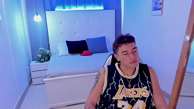 Thiago_2003_ Chat XXX in diretta