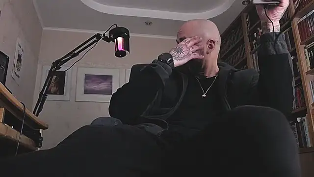 Онлайн чат XXX FindomJason