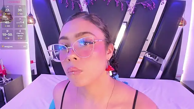 antonelllepiercee Adlı Modelin Canlı XXX Sohbeti