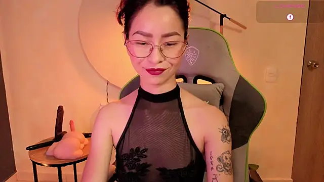 rosse_98_'s Live XXX Chat