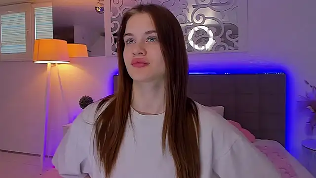 LuisaClover Chat XXX in diretta