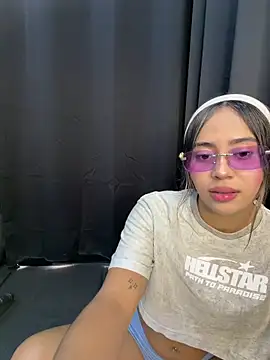 l0lita_emi Chat XXX in diretta