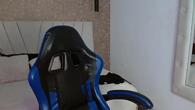 AliceSmity_'s Live XXX Chat