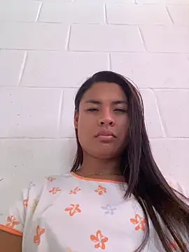 Romie_rous: διαδικτυακό σόου στην κάμερα