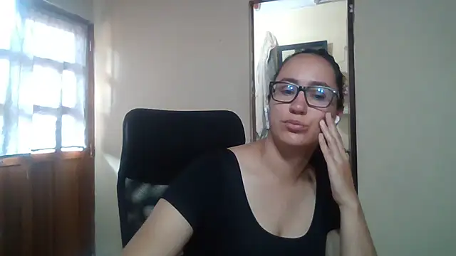 Nathalieprez4's Live XXX Chat