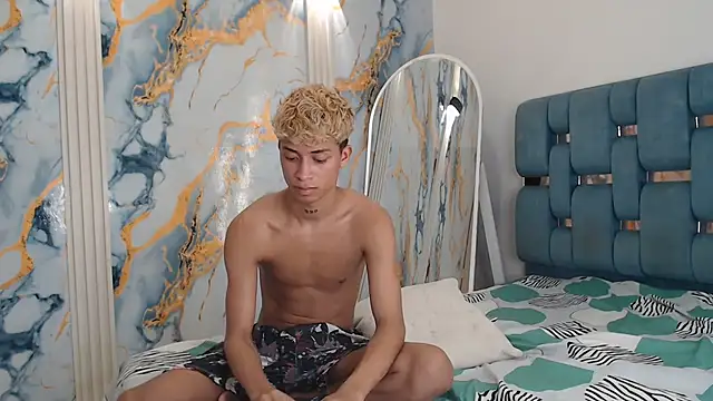 GOLD_BOYS Adlı Modelin Web Kamerası Şovu