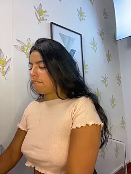 Laia_white élő XXX-chatje