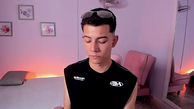 FireGuy_99 Adlı Modelin Web Kamerası Şovu