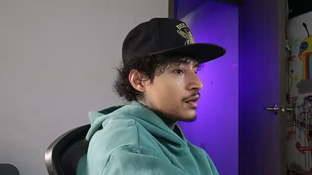 trieone – webcam-show