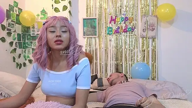 DayandDesire: διαδικτυακό σόου στην κάμερα