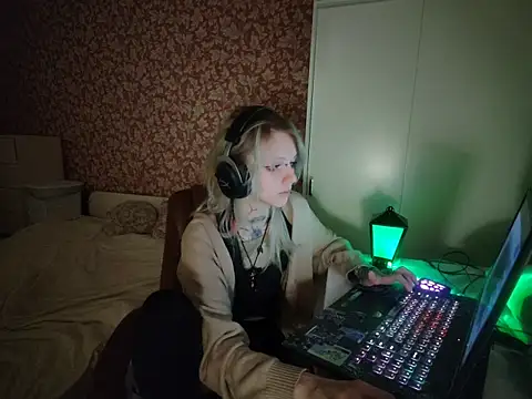 StijenaHunt: онлайн-секс-чат