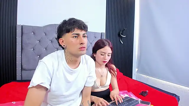 Kenji_n_Rousse Chat XXX in diretta