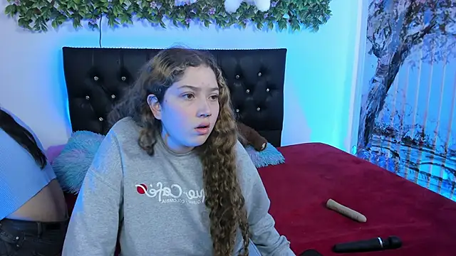 valeria_and_zoe: вебкам-шоу