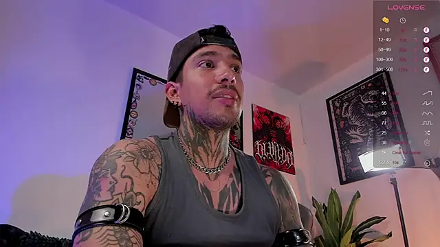 TigerStripes1_ Chat XXX live