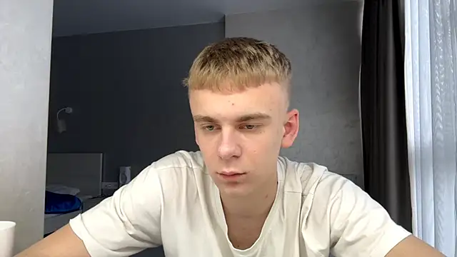 SoloFuryn Live XXX chat